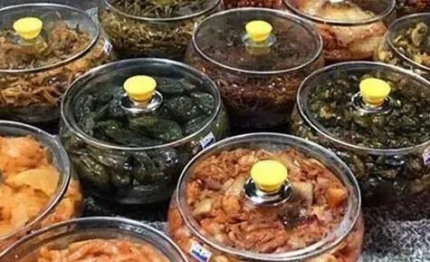 市场上“最脏”的4种食物,咸菜上榜,最后一种很多人都爱买着吃