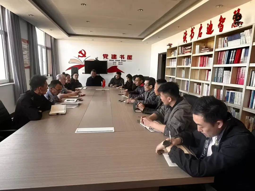 【规范教育收费行为】镶黄旗市场监督管理局召开教育部门价格收费告诫会