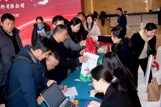 市场‖赋能皖饲·聚力开新篇–2025年安徽省饲料与健康养殖行业协会年会在肥胜利闭幕