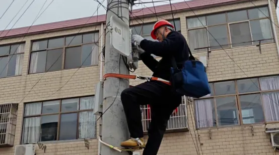 看见丨营销服务双标杆 平凡岗位绽光芒——记扬州分公司2025年度“十佳服务标兵”刘永兵