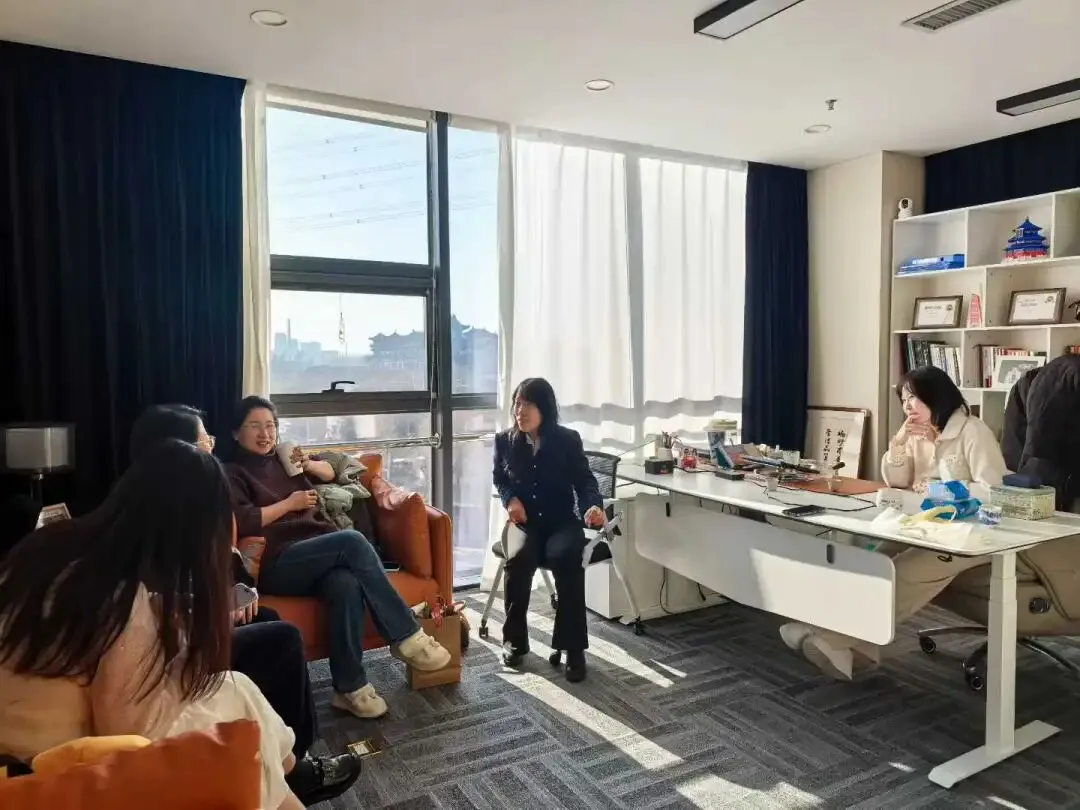 婉莹小姐姐:销售高手和普通人的差距,就藏在这一秒的反应里