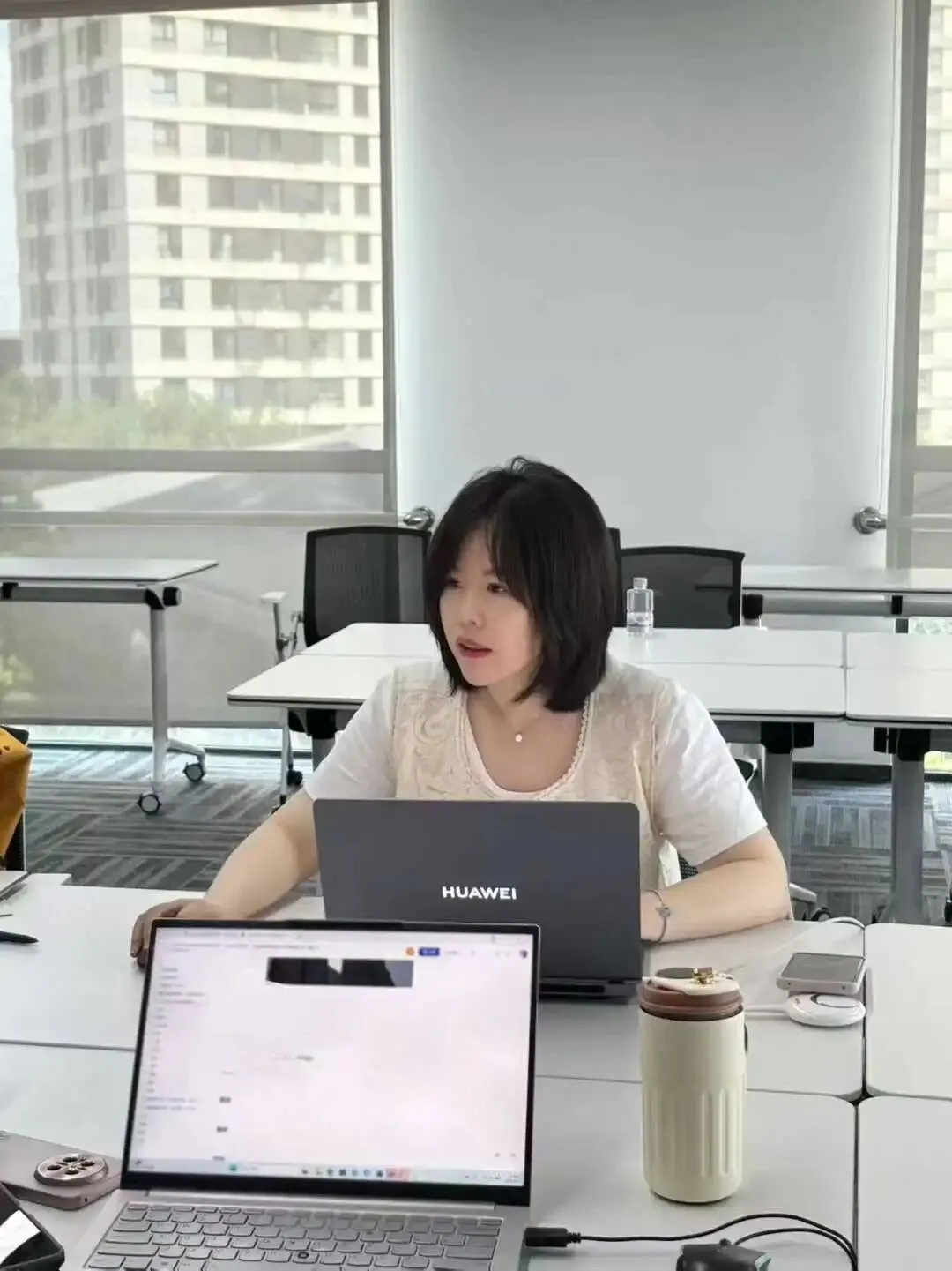 婉莹小姐姐:销售高手和普通人的差距,就藏在这一秒的反应里