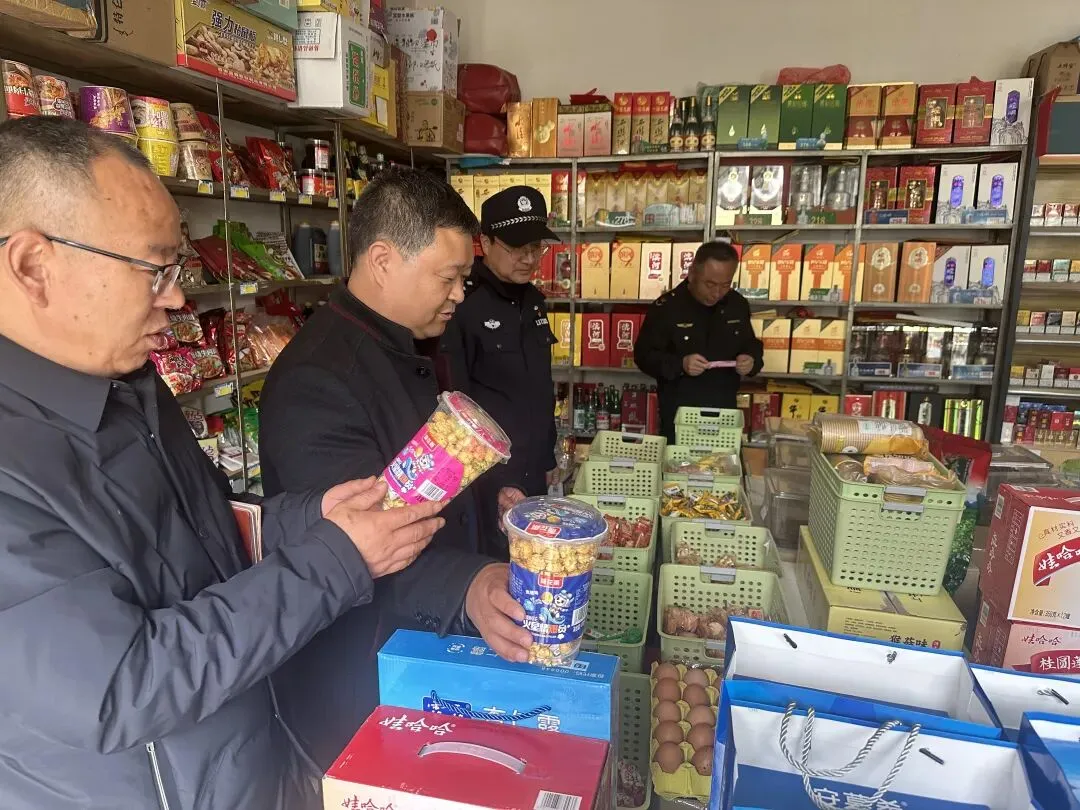 柳梁镇市场监管所开展校园及周边安全检查