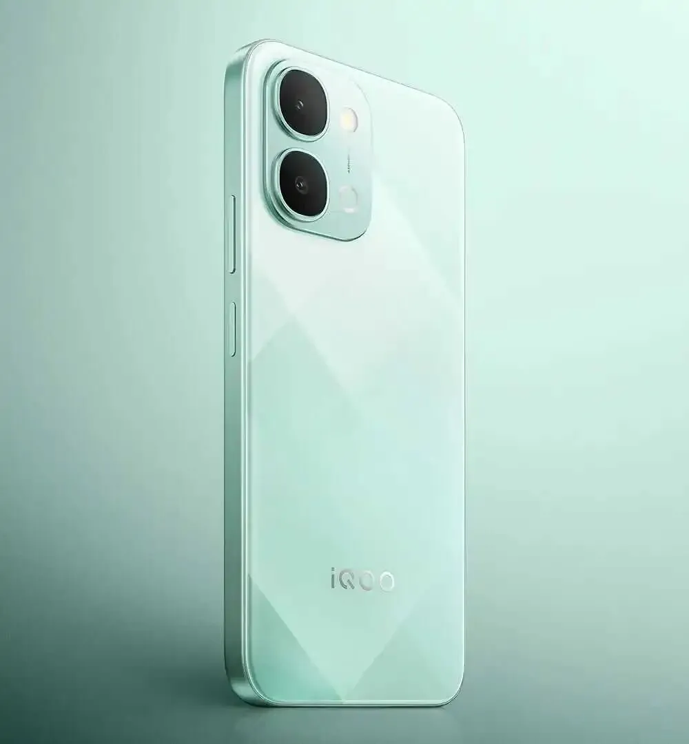 中端机市场悄悄变了风向,iQOO突然甩出两张牌,一个拼性能续航,一个死磕LCD护眼