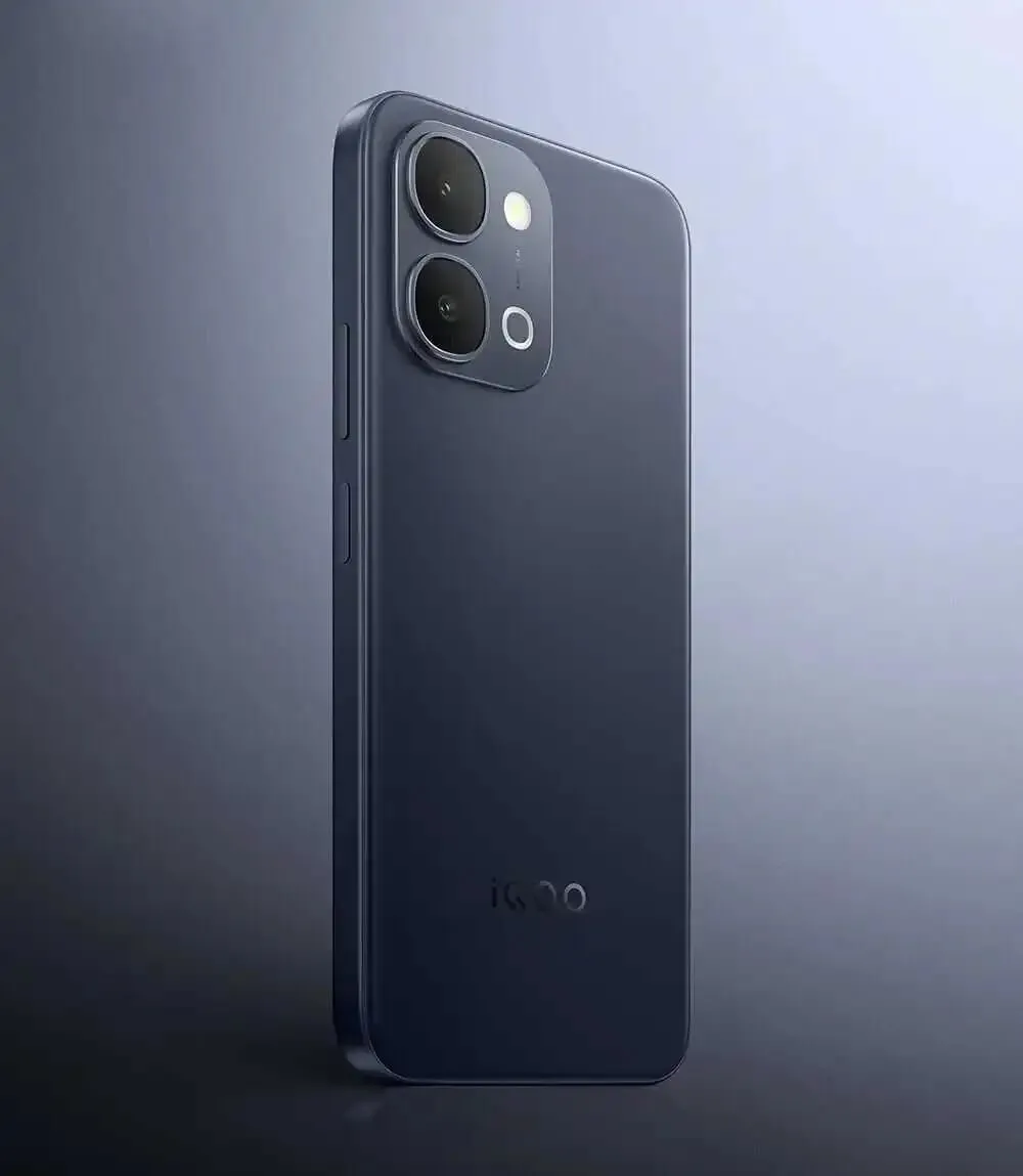 中端机市场悄悄变了风向,iQOO突然甩出两张牌,一个拼性能续航,一个死磕LCD护眼