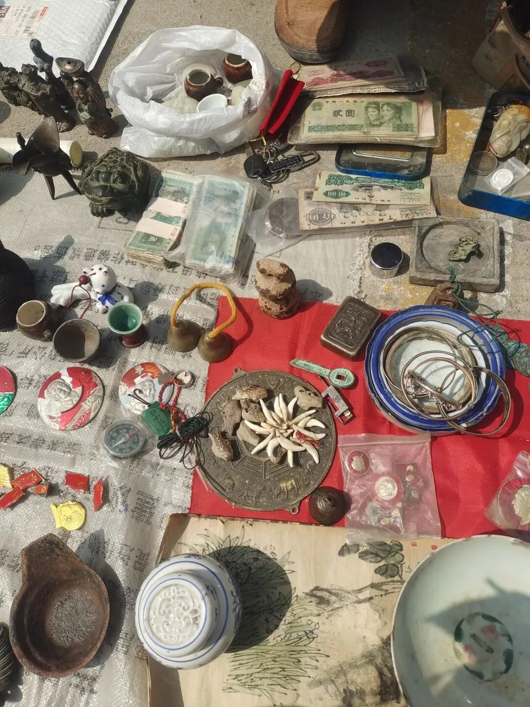 周三古玩市场地摊淘宝,和大家分享一下捡漏收获吧