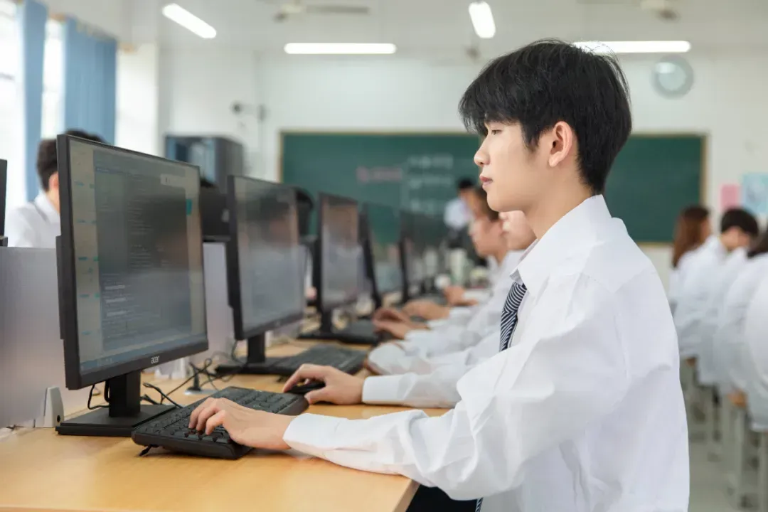 职教高考 | 计算机应用技术专业:以技立身笃行,以智筑梦前行!
