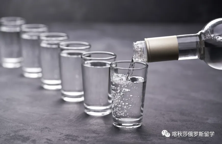 【双语新闻】俄联邦酒类市场调节局将考虑对酒类征收统一消费税