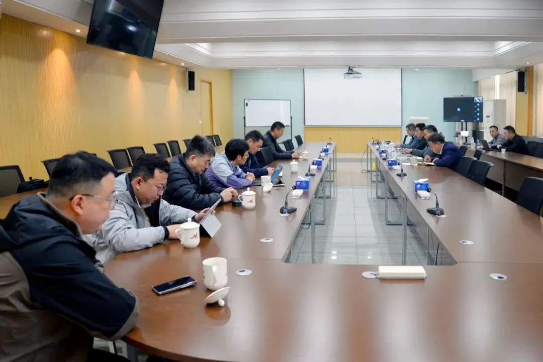 东风商用车召开营销事业部干部大会