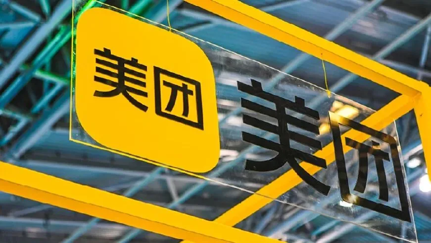 同一天财报:一个暴跌,一个暴涨,市场到底在干嘛?