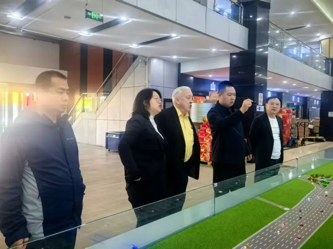 【市场新闻】国际目光聚焦新发地——法国欣泰克集团全球总监贾斯珀·巴思斯一行莅临北京新发地考察交流