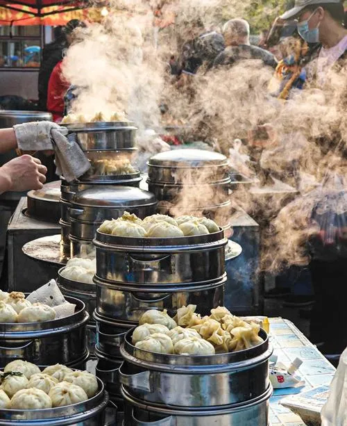 热揪片汤+塑料袋=?花卉市场早餐摊的这波操作,看完整个人都不好了