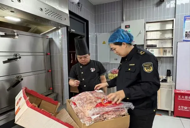 快速响应 全面排查:鄂托克旗市场监督管理局开展“3·15”曝光“问题鸡爪”专项整治行动