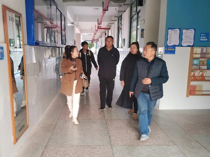 物理与机电工程学院顺利开展就业市场开拓工作