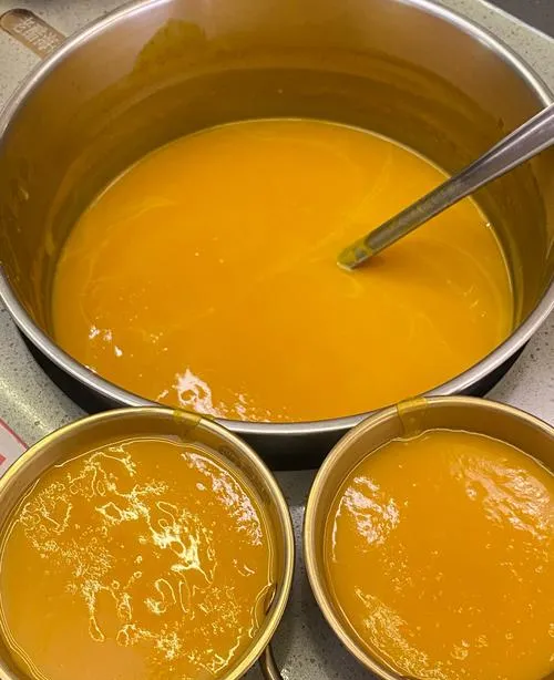 热南瓜粥+塑料袋=?电动车市场早餐摊的这波操作,看完整个人都不好了