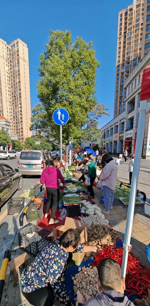 热拨鱼面+塑料袋=?茶叶市场早餐摊的这波操作,看完整个人都不好了