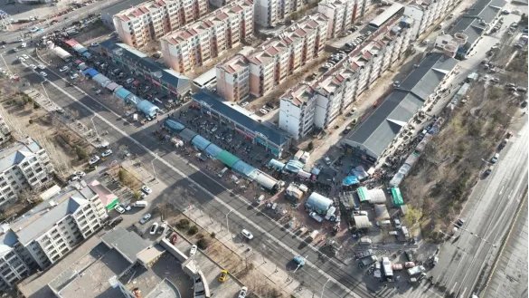 多年“顽疾”!乌海一自发性市场被依法取缔…