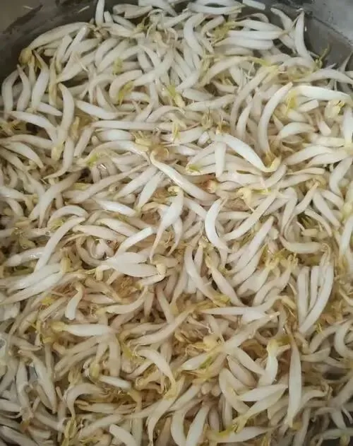 别再被“完美”欺骗!这4种菜市场蔬菜,摊主自己都不碰,你却在狂买