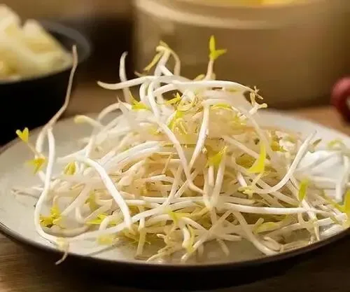 别再被“完美”欺骗!这4种菜市场蔬菜,摊主自己都不碰,你却在狂买