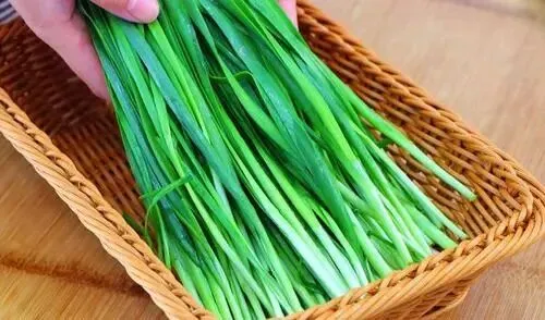 别再被“完美”欺骗!这4种菜市场蔬菜,摊主自己都不碰,你却在狂买