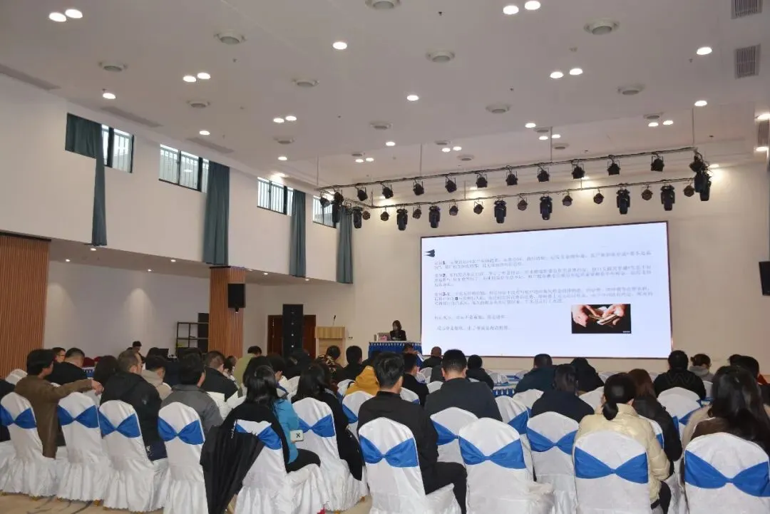 法治赋能 行稳致远——红星大市场举办经营合同风险防范专项培训