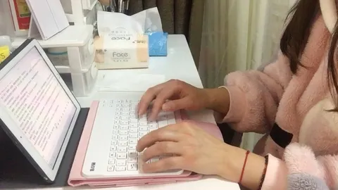 AI写小说真能一键生成吗?别被营销号骗了