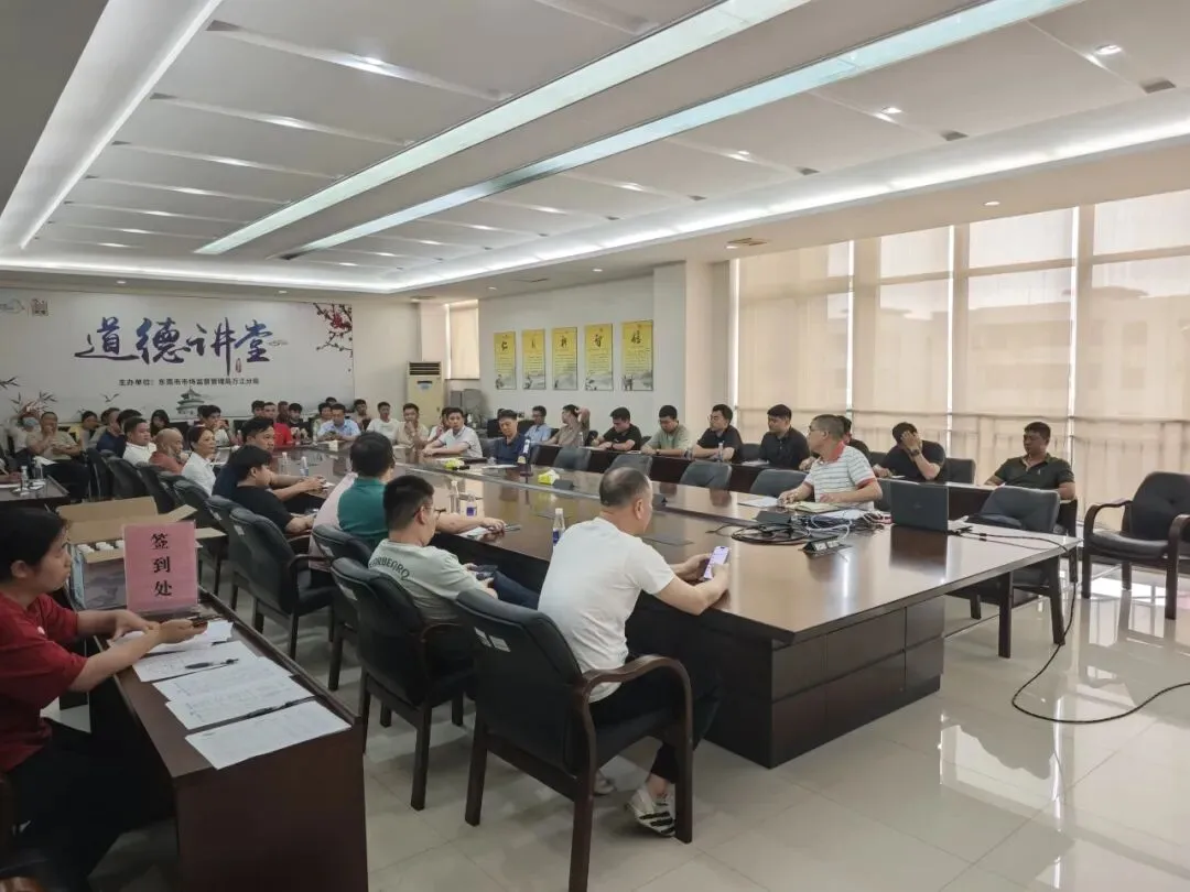 万江抓实农贸市场管理与鸟类保护工作,筑牢食品安全防线