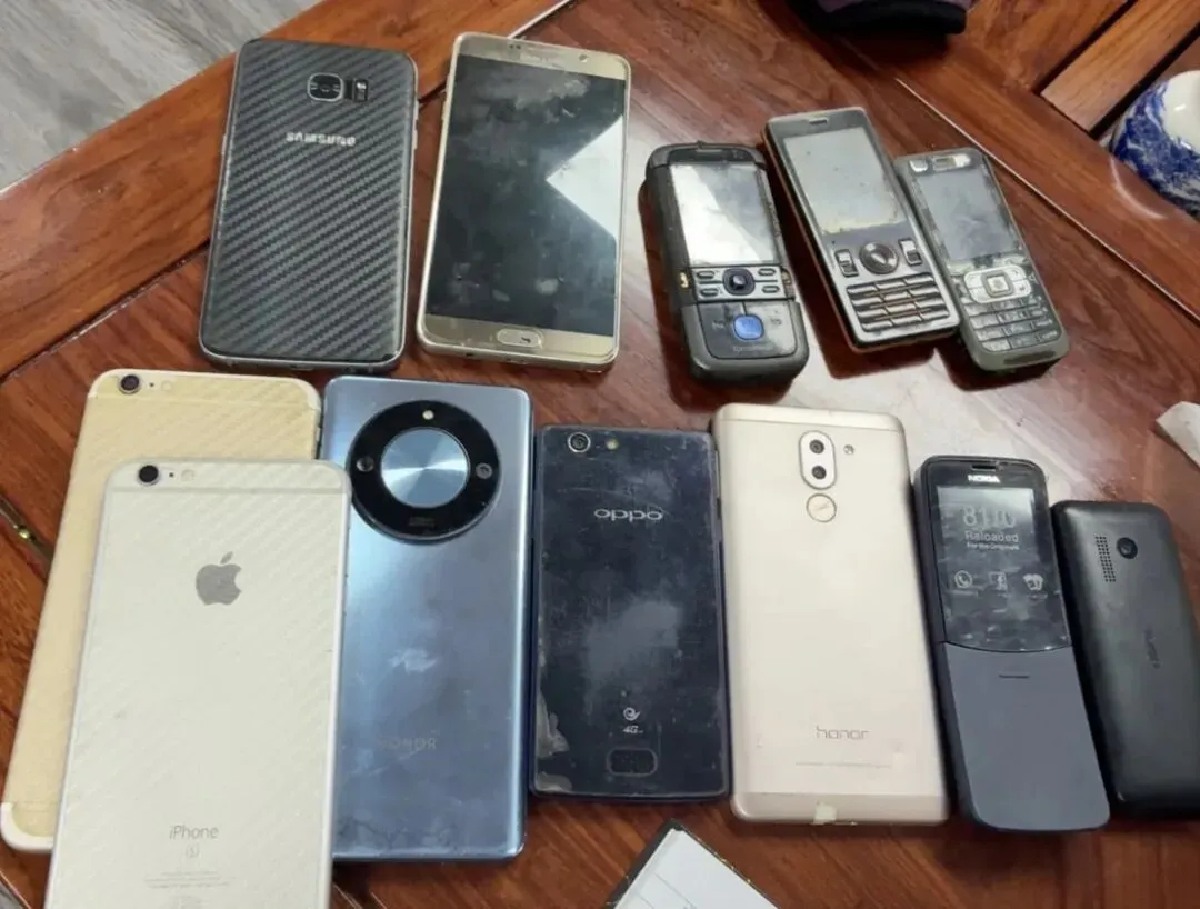 二手回收市场彻底炸锅了!旧手机竟能卖出“高价”?一天一个价