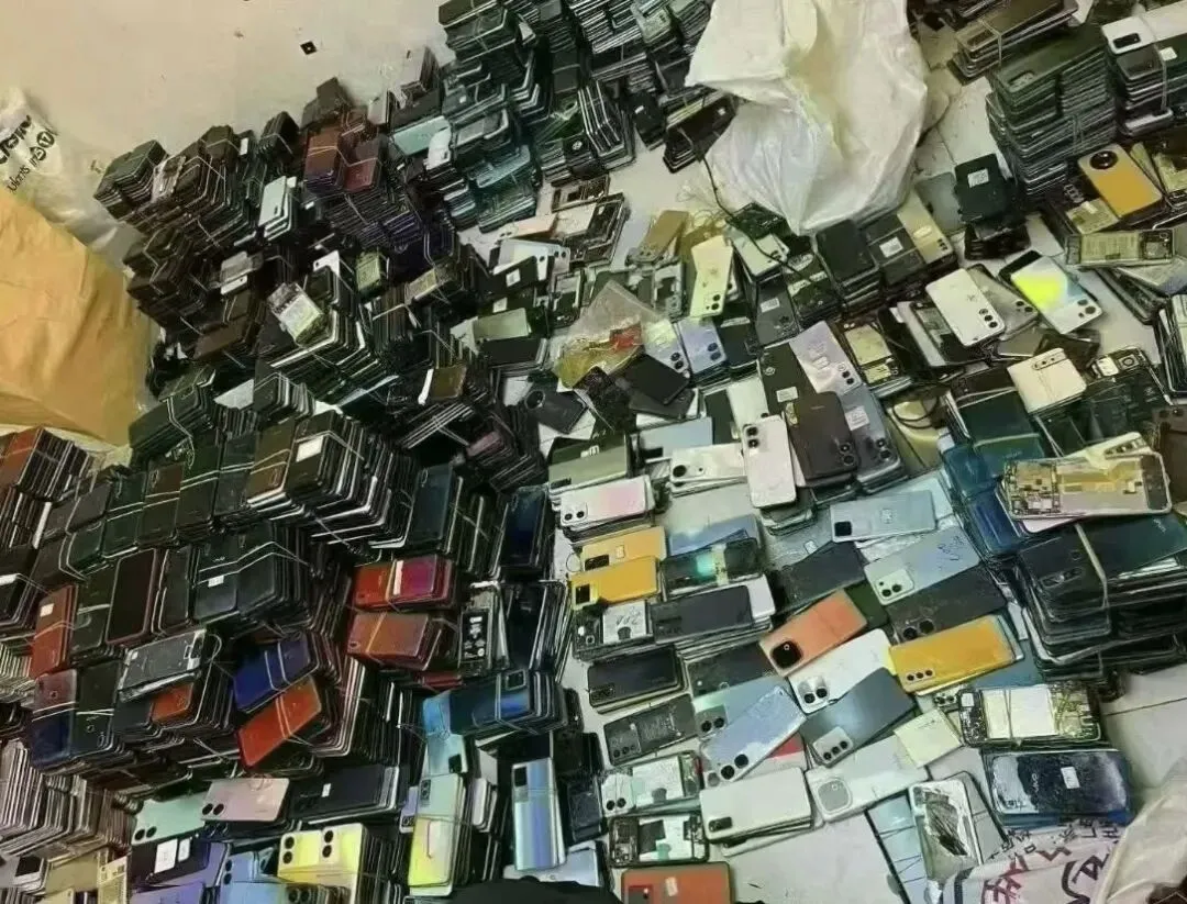 二手回收市场彻底炸锅了!旧手机竟能卖出“高价”?一天一个价