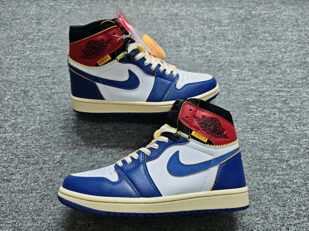 26年的市场仍要1w的天价AJ1!Union x Air Jordan 1蓝黑红