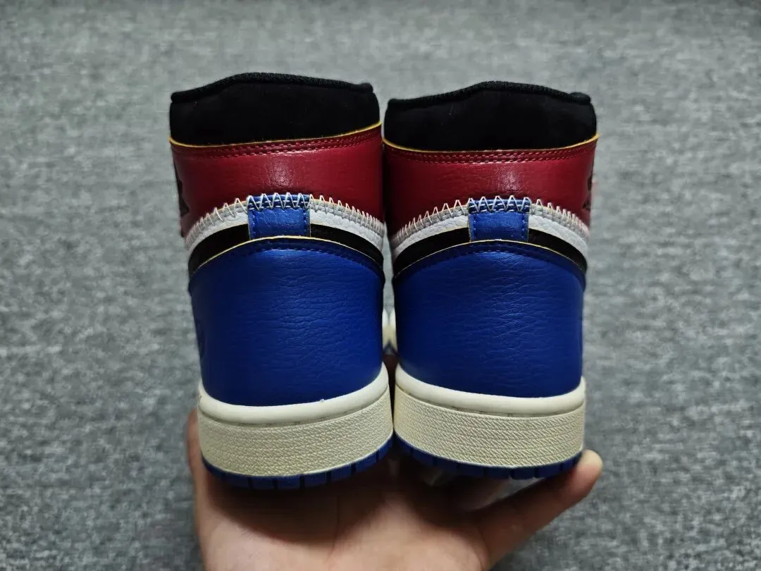 26年的市场仍要1w的天价AJ1!Union x Air Jordan 1蓝黑红