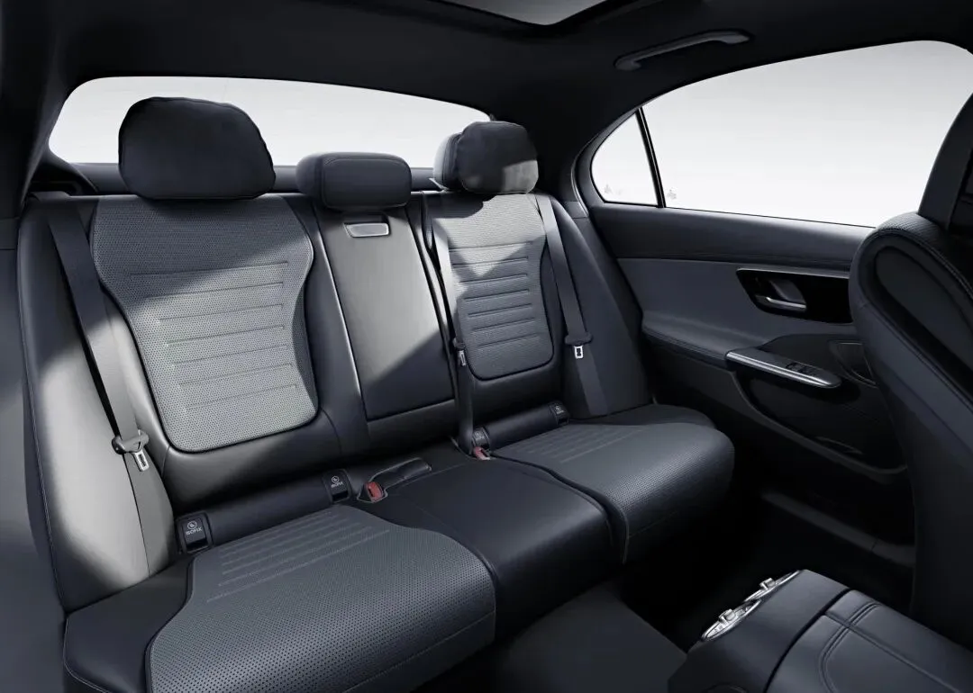 奔驰C级要出纯电了,价格还没定,但市场已经悄悄变天了.