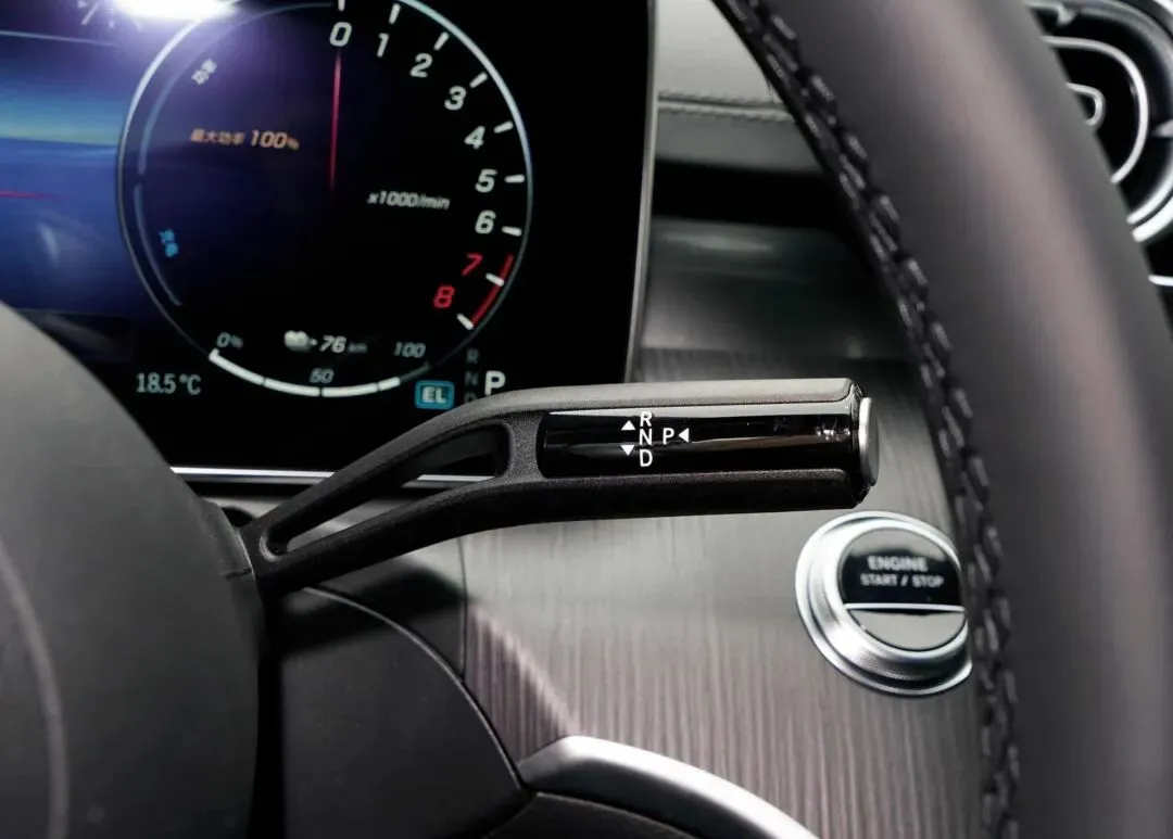 奔驰C级要出纯电了,价格还没定,但市场已经悄悄变天了.