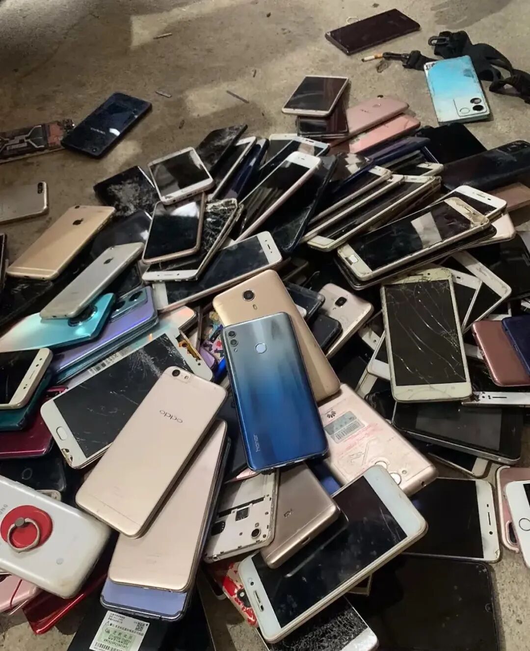 废旧手机市场遭遇“集中砸盘”:库存暴增、价格崩塌,短期反弹无望