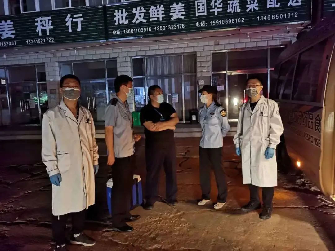 凌晨抽检 平谷区市场监督管理局保障东寺渠市场有序复市