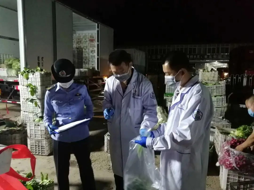 凌晨抽检 平谷区市场监督管理局保障东寺渠市场有序复市