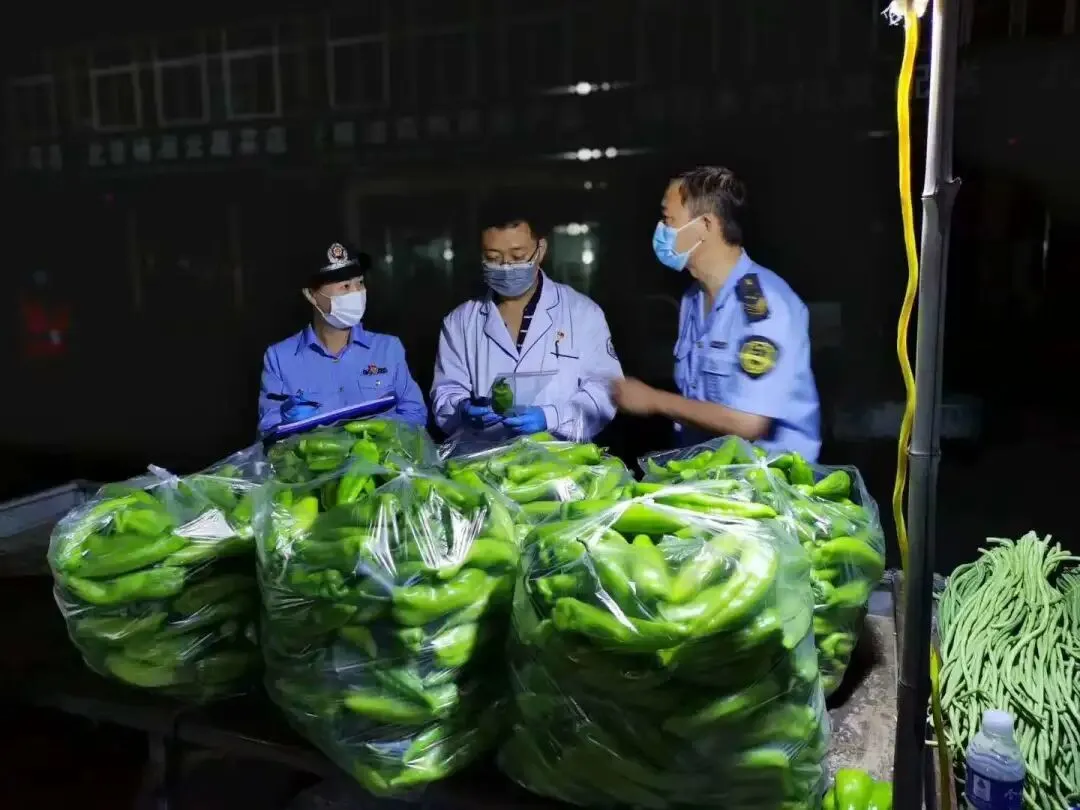 凌晨抽检 平谷区市场监督管理局保障东寺渠市场有序复市