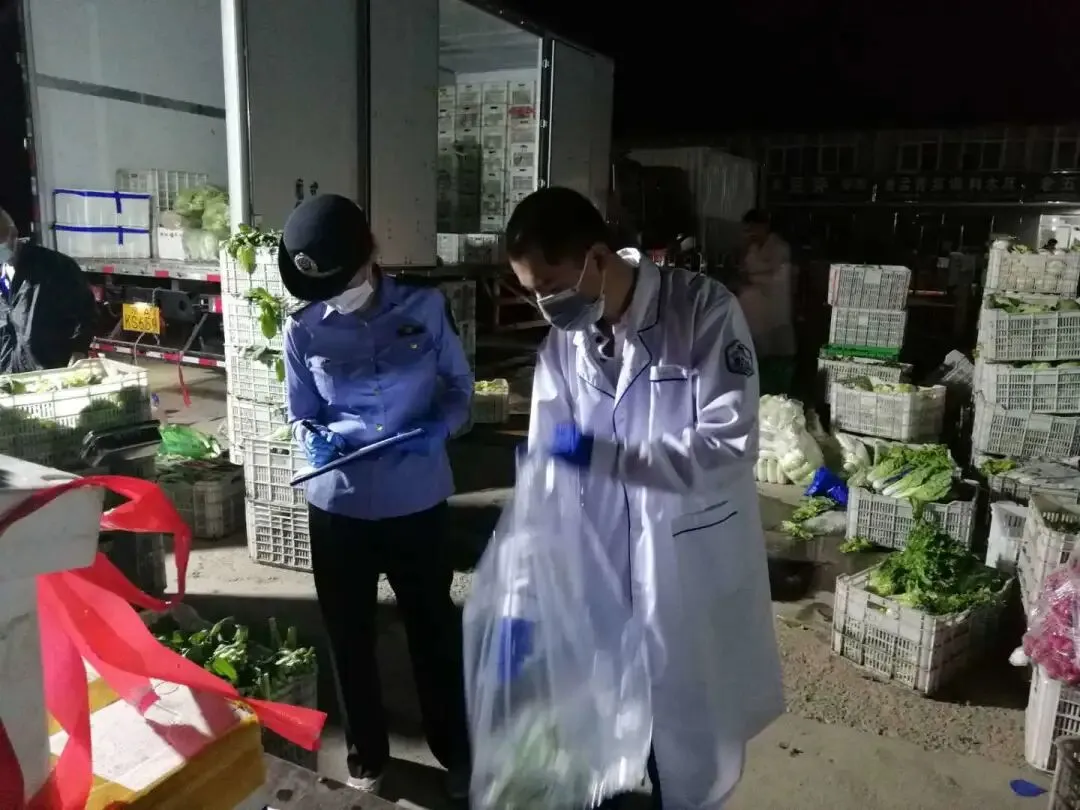 凌晨抽检 平谷区市场监督管理局保障东寺渠市场有序复市