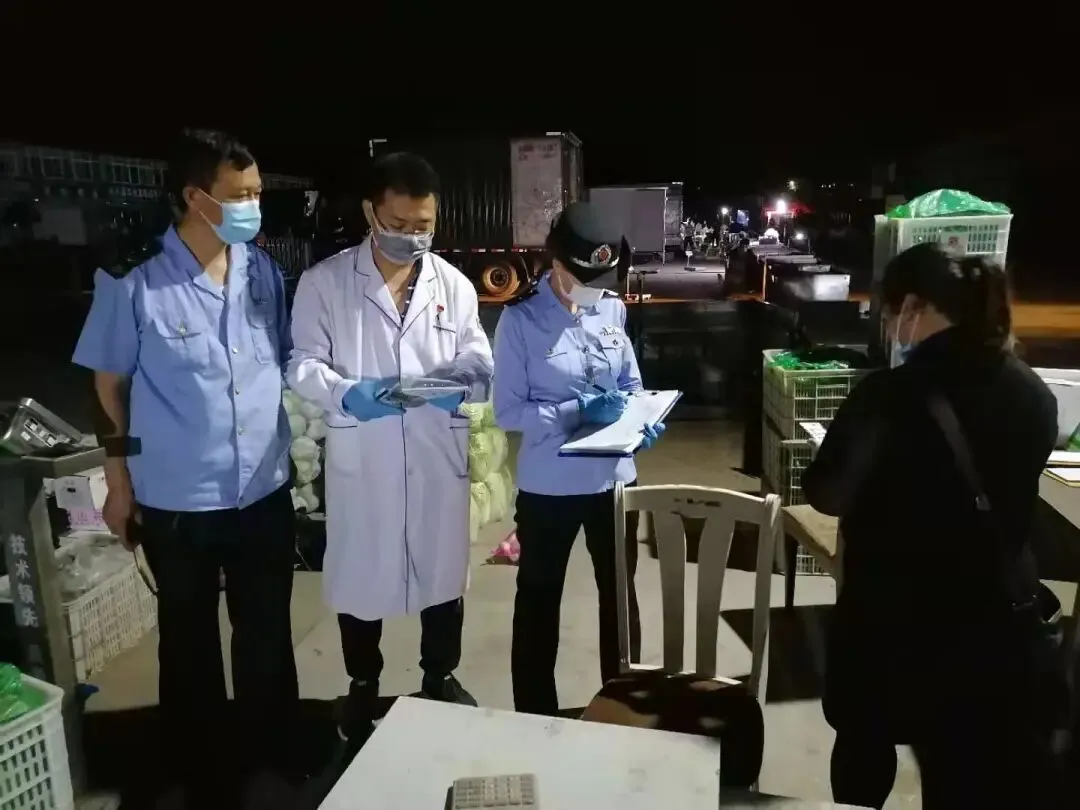 凌晨抽检 平谷区市场监督管理局保障东寺渠市场有序复市