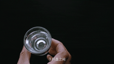 市场遇冷,价格狂跌!2689的五粮液硬通货,今天288抱走2瓶,还赠一壶两杯!