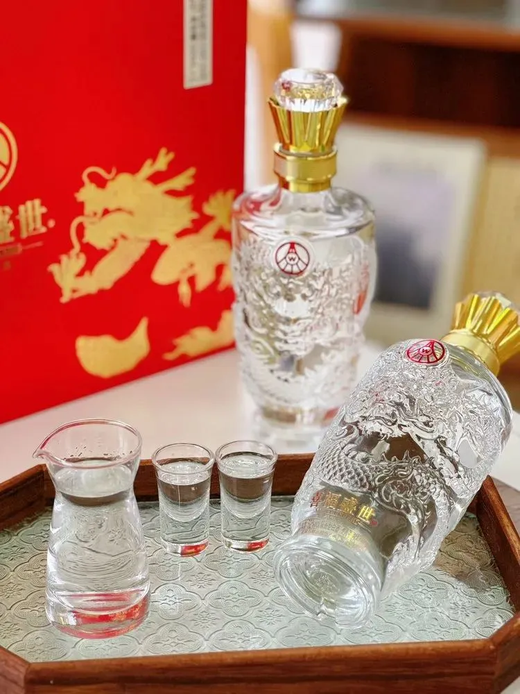 市场遇冷,价格狂跌!2689的五粮液硬通货,今天288抱走2瓶,还赠一壶两杯!