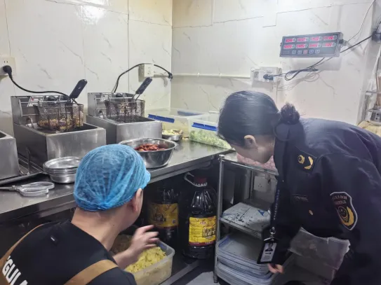 雁江区市场监管局开展雷霆行动 打响网络餐饮集中整治“第一枪”