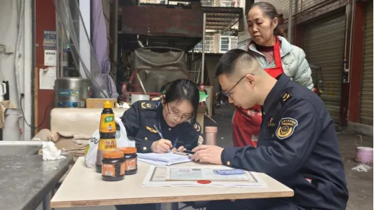 雁江区市场监管局开展雷霆行动 打响网络餐饮集中整治“第一枪”