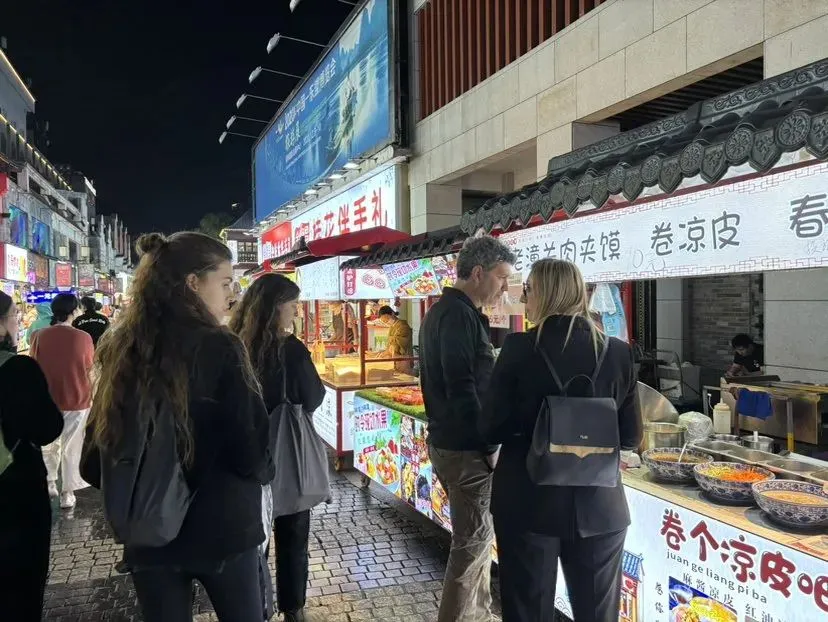 稳消费、增活力、提信心!八桂消费市场韧性十足……