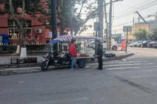 麻步“重拳”整治市场秩序
