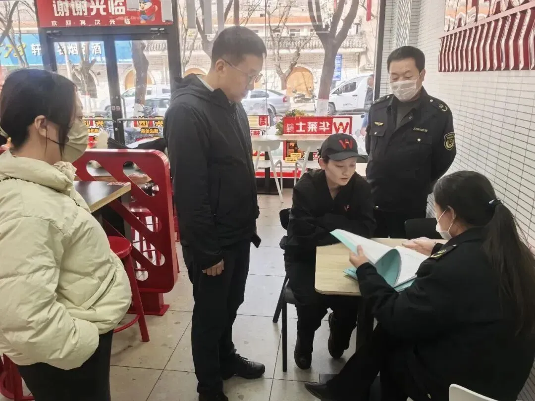 黄陵县:市场监管局联合美团外卖平台开展网络餐饮食品安全专项检查