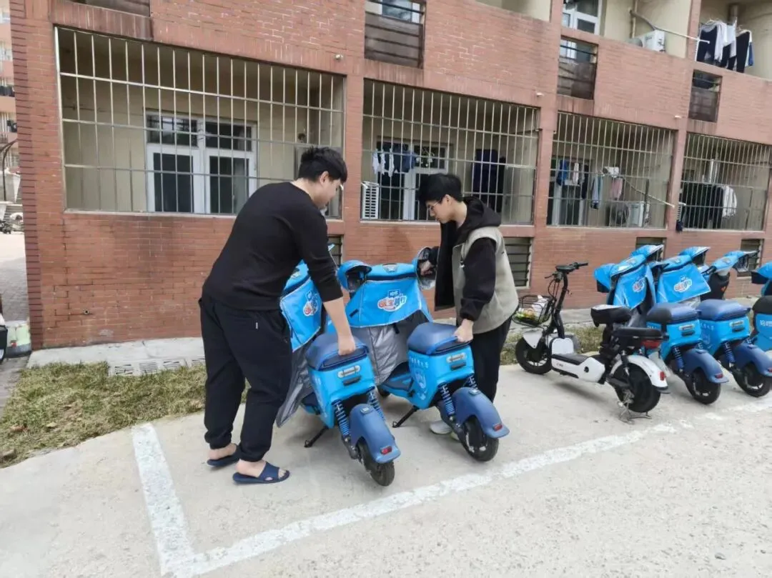 以青春之名,赴时代之约 —— 市场营销 235 团支部雷锋月活动纪实