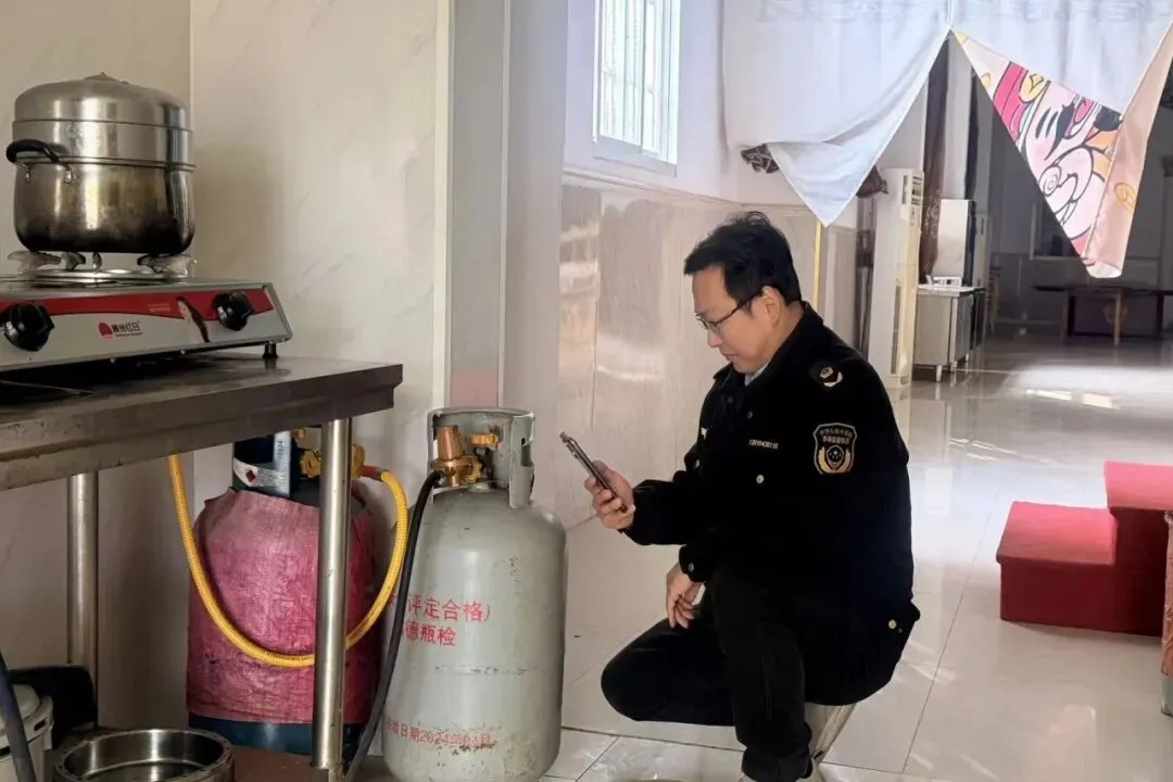 【市监一线】郭河市场监管所:严把餐饮安全关守护群众“舌尖上的安全”