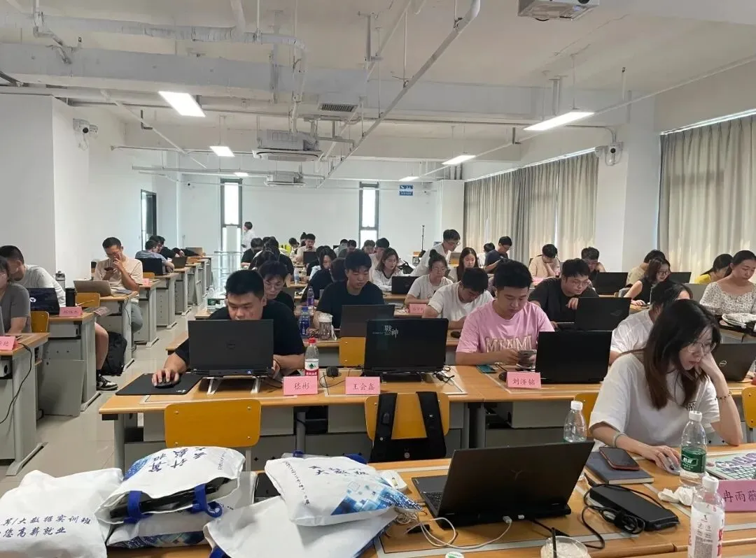 AIGC设计+营销+新媒体保就业班!这波技能值直接拉满!