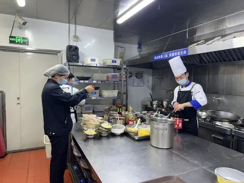 东华市场监管所:护航开学季 守好安全关